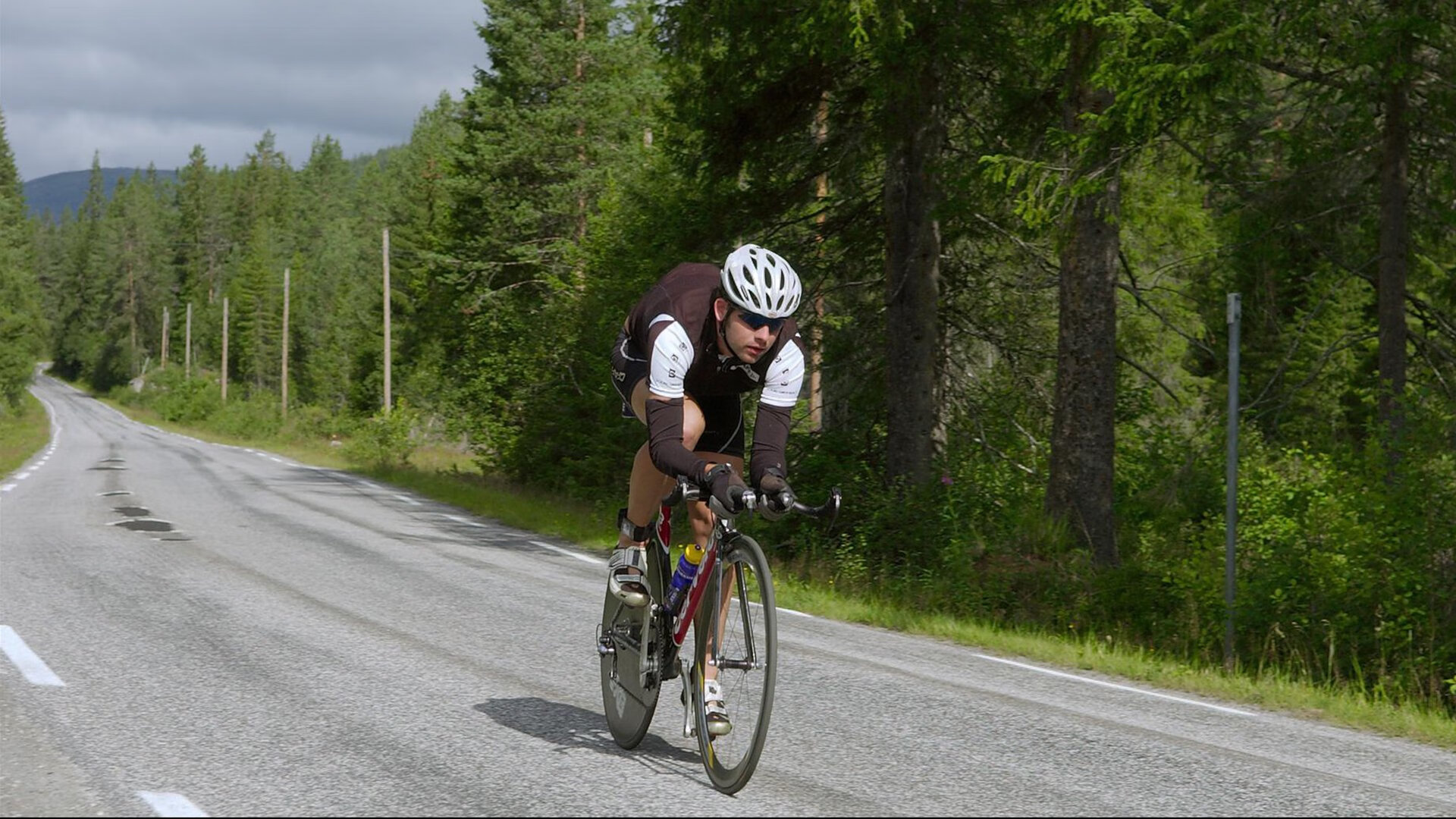 穆勒关键一击定乾坤,哥伦比亚提前终结悬念土耳其