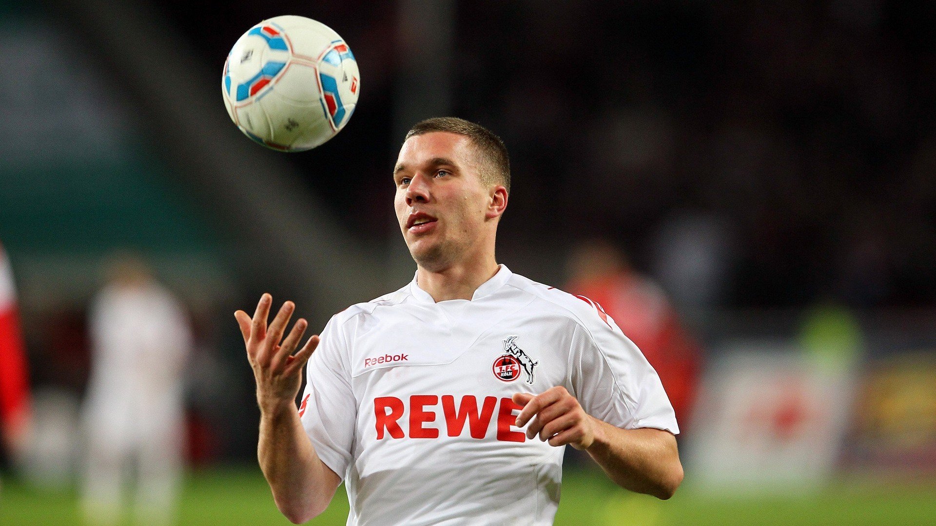 极速与绿茵，F1揭幕战狂飙对决，多特蒙德血战那不勒斯点燃三月体坛