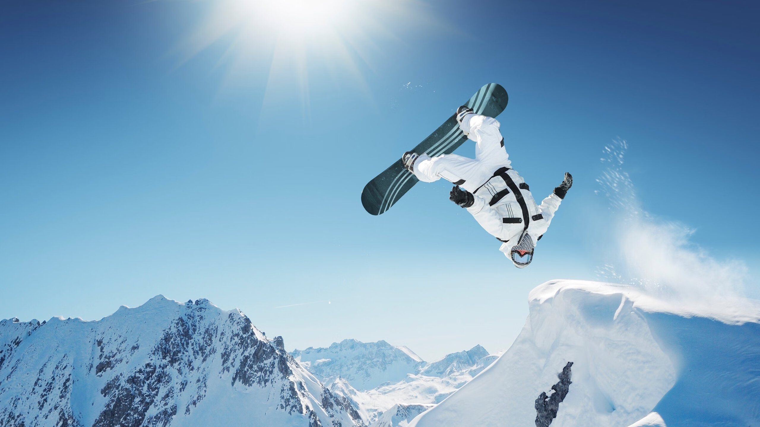 当足球绝杀遇见赛道奇迹,喀麦隆的终场怒吼与孙兴慜的街道狂飙