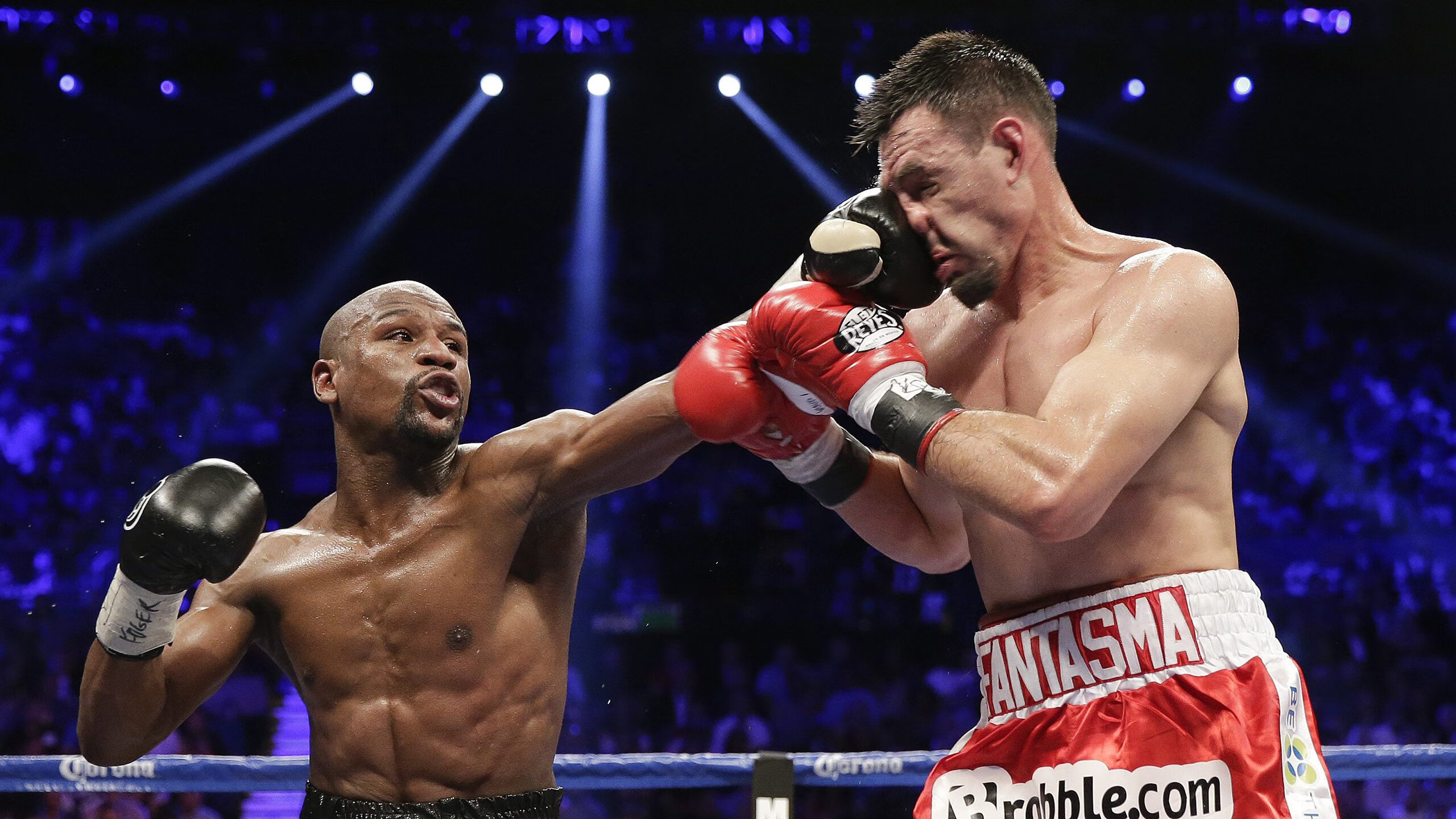 北欧寒冰难阻药厂烈焰，阿尔瓦雷斯梅开二度点燃勒沃库森欧战之夜